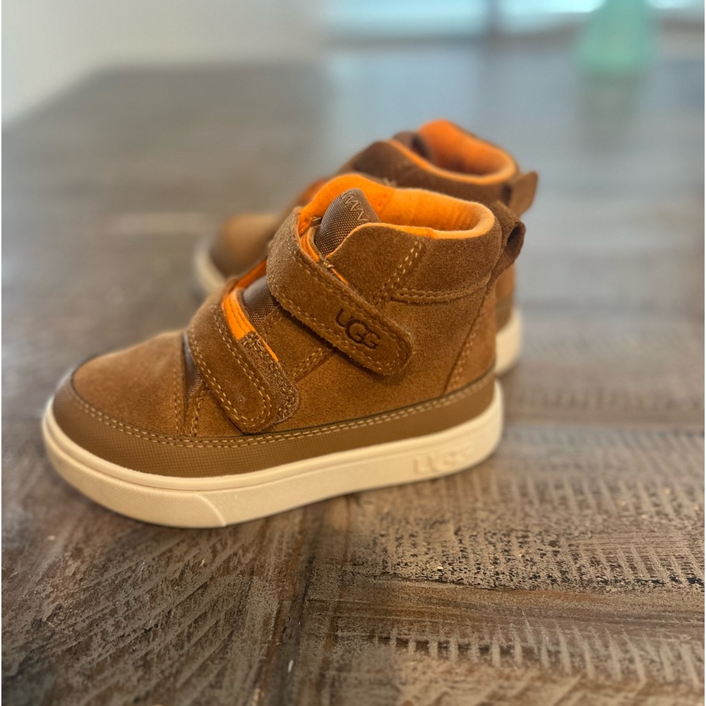 Toddler Ugg Shoes, size 8